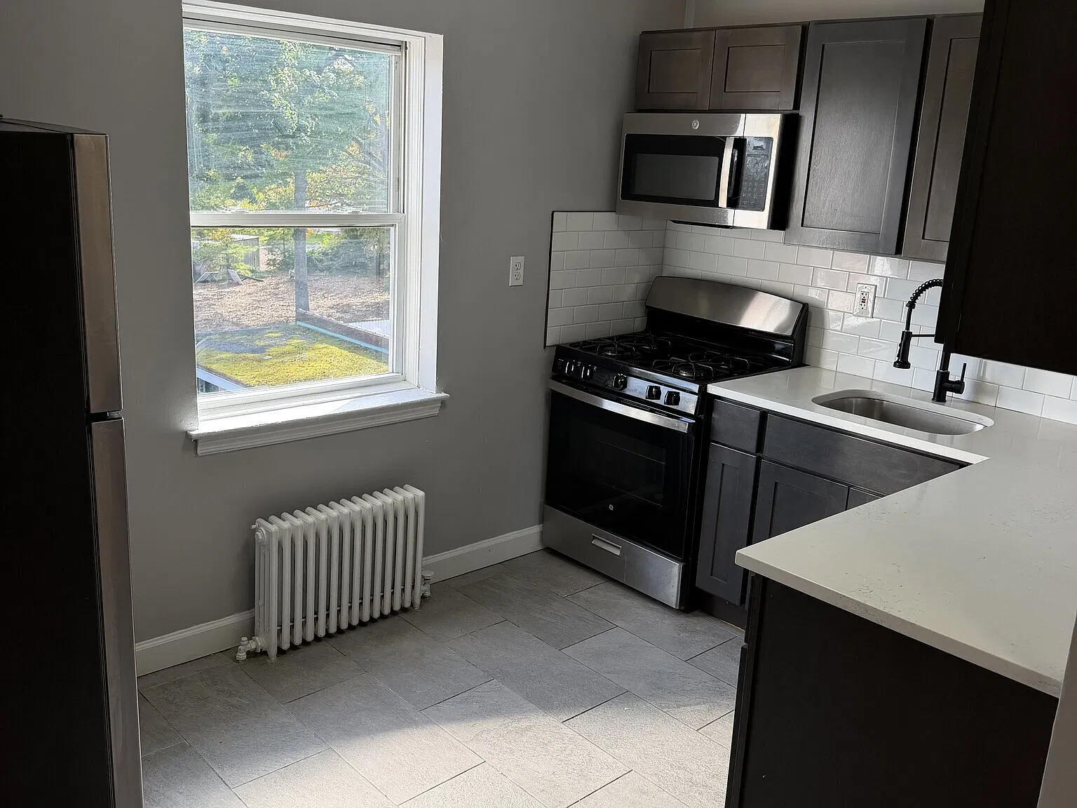 Beautiful 2-Bedroom apartment Elizabeth, NJ — Photo 4