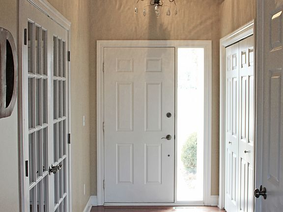 2nd image of 10015 Oakwood Dr