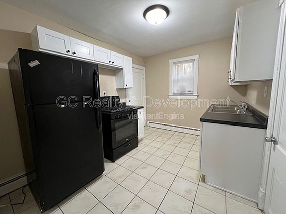 2nd image of 411 Wellington Ave APT 2