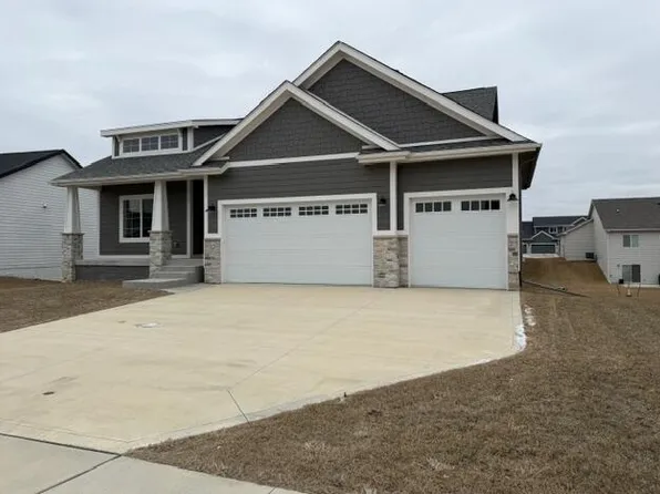 95 NW Hidden Knl, Waukee, IA 50263