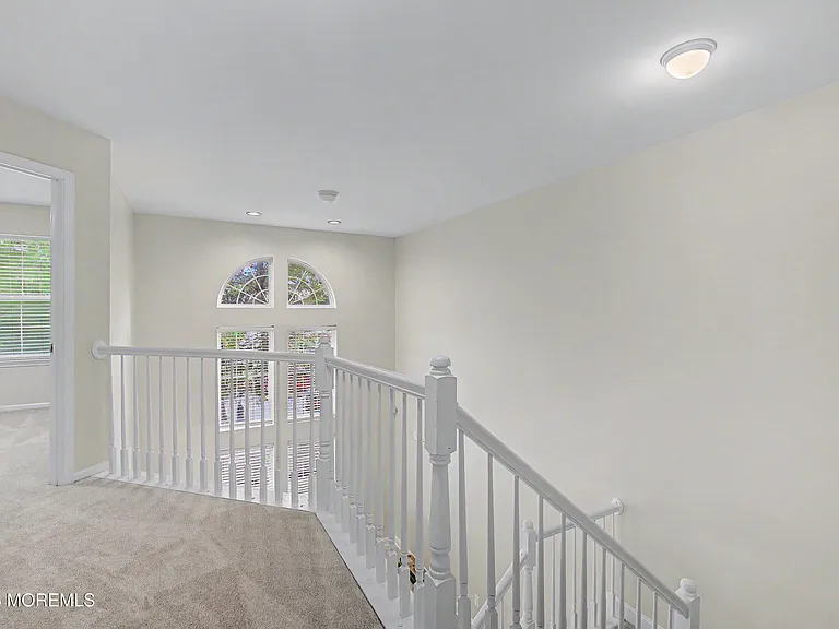 77 Picket Pl — Photo 16