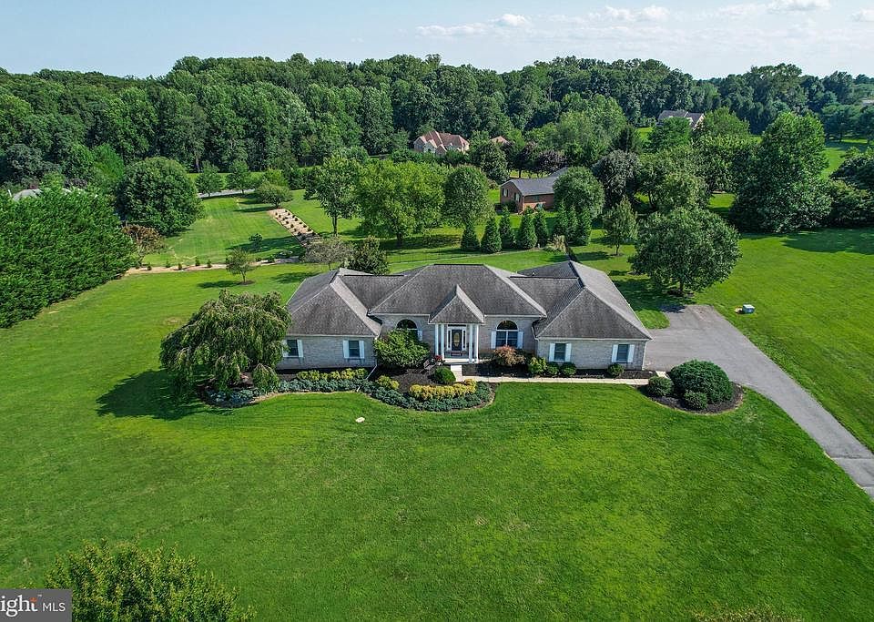 1st image of 1428 Hunt Field Way