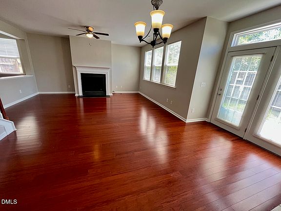 5th image of 2932 Glade Aster Ct