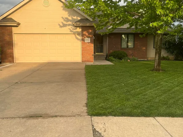 7741 SW 28th St, Topeka, KS 66614