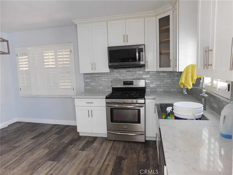 10414 Dorothy Ave — Photo 7