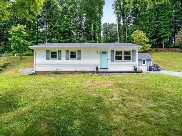 4385 Wayside Dr, Christiansburg, VA 24073