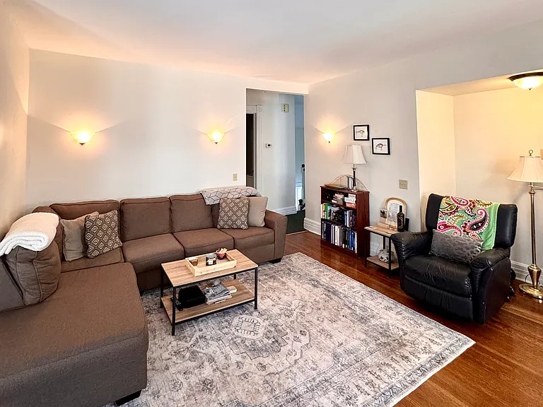 31 Vick Park — Photo 2