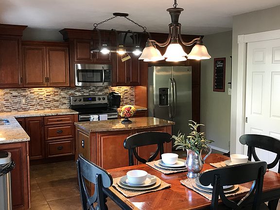 3rd image of 7581 Shadybridge Dr
