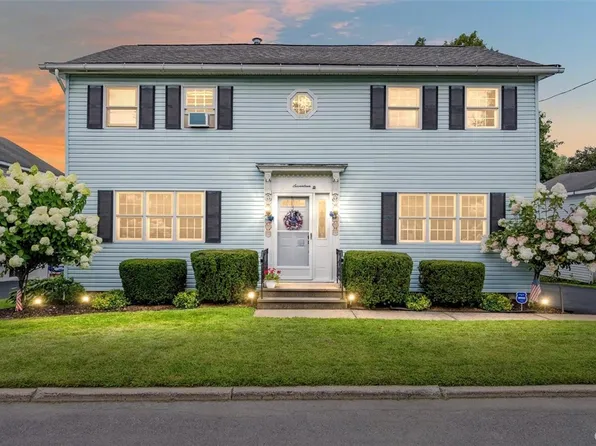 17 Pleasant St, New York Mills, NY 13417