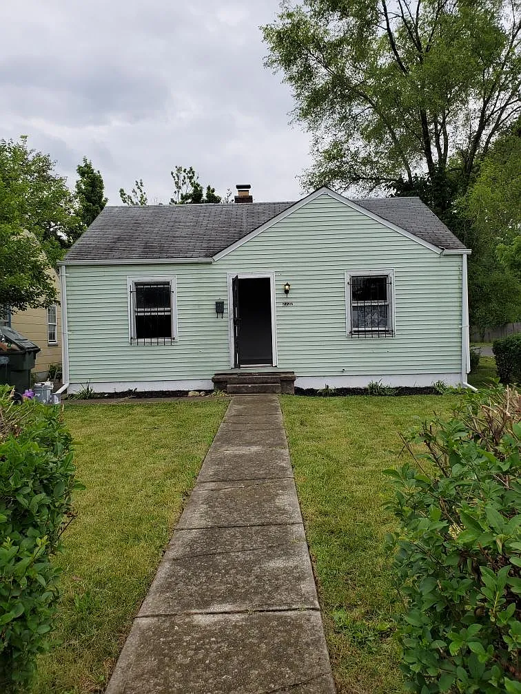 2222 Howey Rd photo 1
