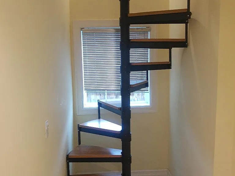 425 W 25th St — Photo 17