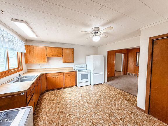5th image of 4105 4th Ave E
