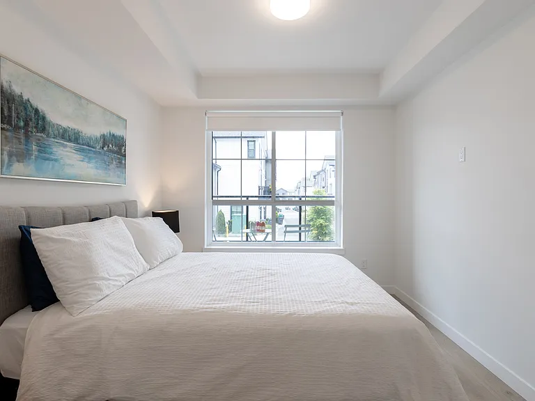 166th St — Photo 15