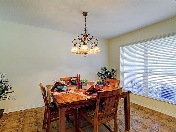 5th image of 3527 Apple Dale Dr
