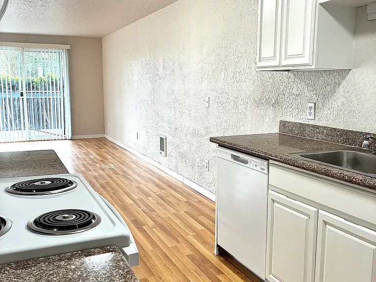 15409 9th Ave SW #5 — Photo 6