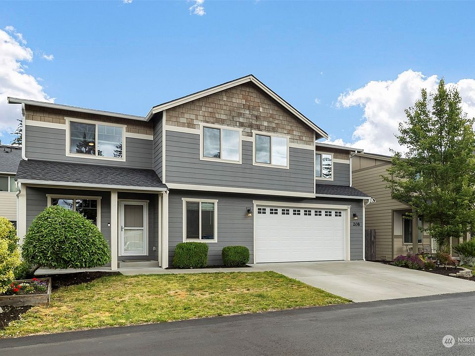 1st image of 208 NE Tronson Cir