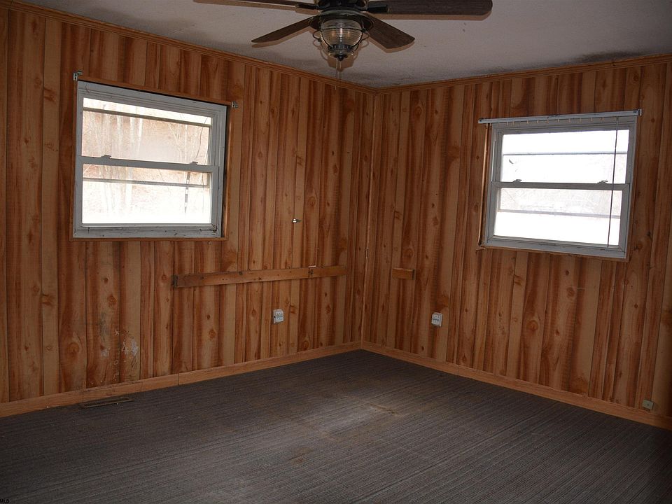 16th image of 801 Harmony Rd