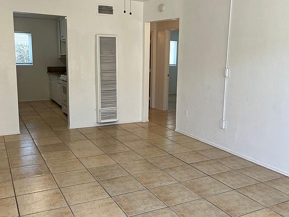 2nd image of 3844 Estrella Ave