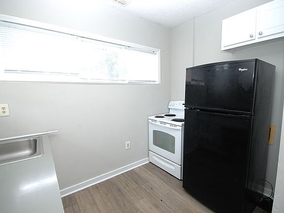 4th image of 403 S George St #B
