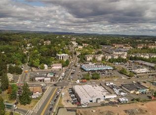 135 Saddle River Rd, Airmont, NY 10952