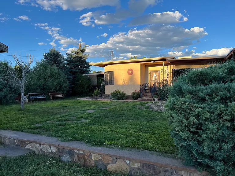 1323 Simmons Ln — Photo 13
