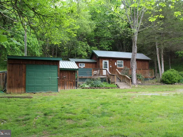 9 Rose Hill Ln, Petersburg, WV 26847
