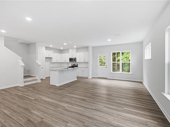 5th image of 3911 Sedgefield Green Pl
