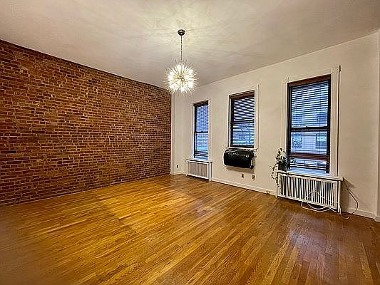 5th image of 214 W 71st St #1