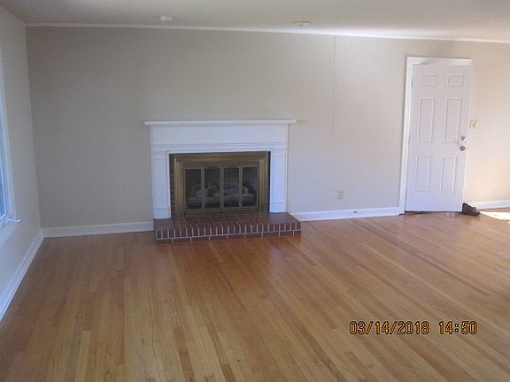 3rd image of 525 Brentmoor Ave