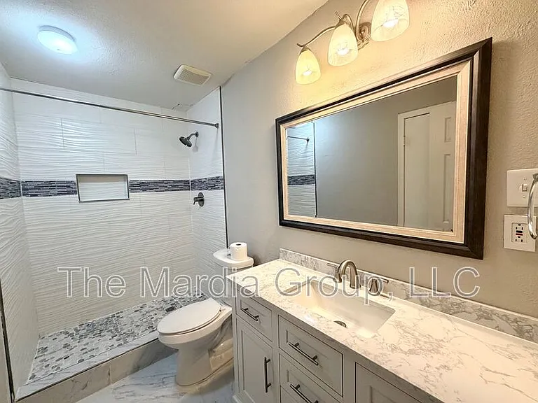 519 Price Dr — Photo 5