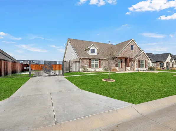 9005 Hidden Pond St, Justin, TX 76247