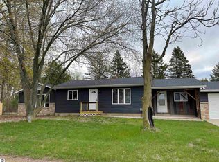 4535 Nipigon Dr, Gladwin, MI 48624
