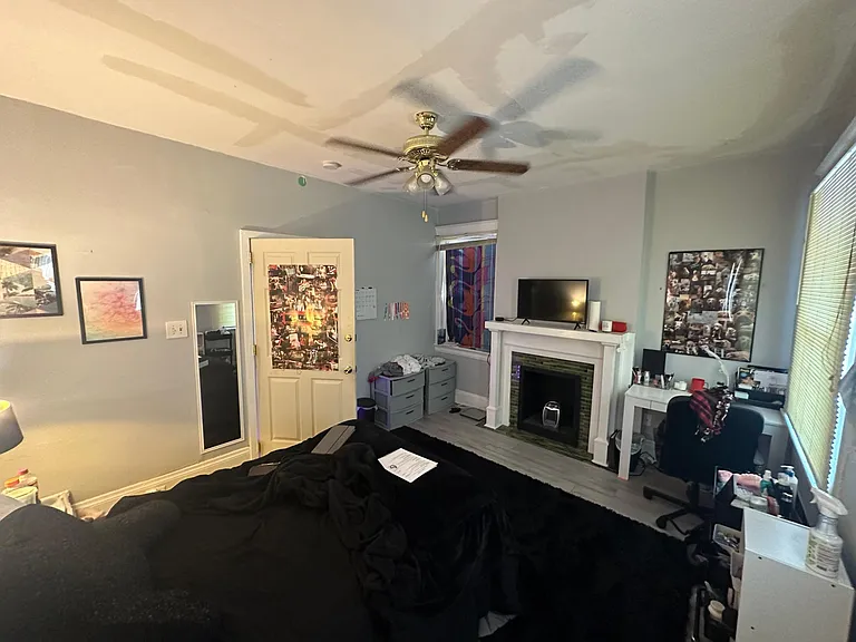 2326 Flora St — Photo 6
