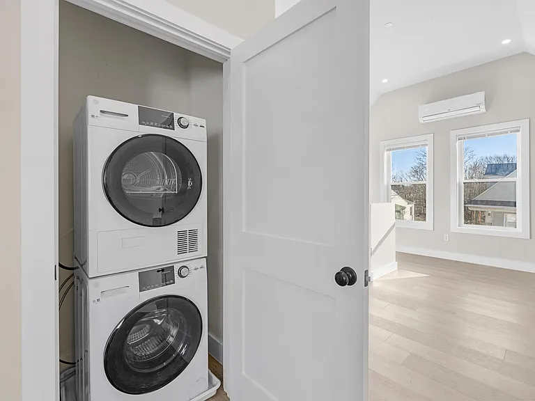 135 Harrishof St #3 — Photo 9