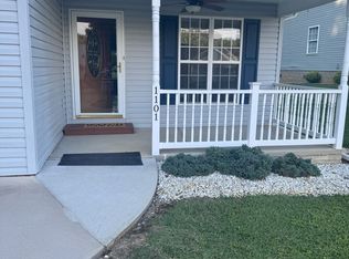 1101 Robins Meadow Ln, Bristol, TN 37620