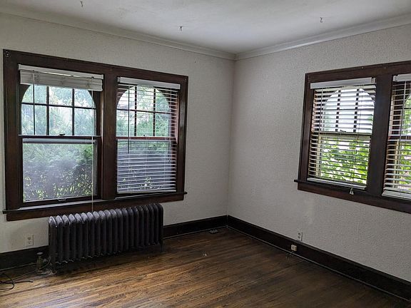 2nd image of 2213 Cumberland St Floor 1