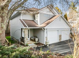 107 Ewarts Pond Rd, Hendersonville, NC 28739