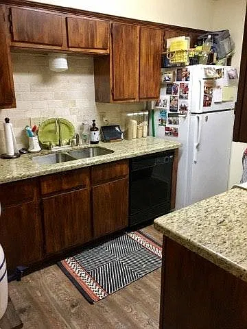 2 bed, 1000 sqft, $1,100 — Photo 2
