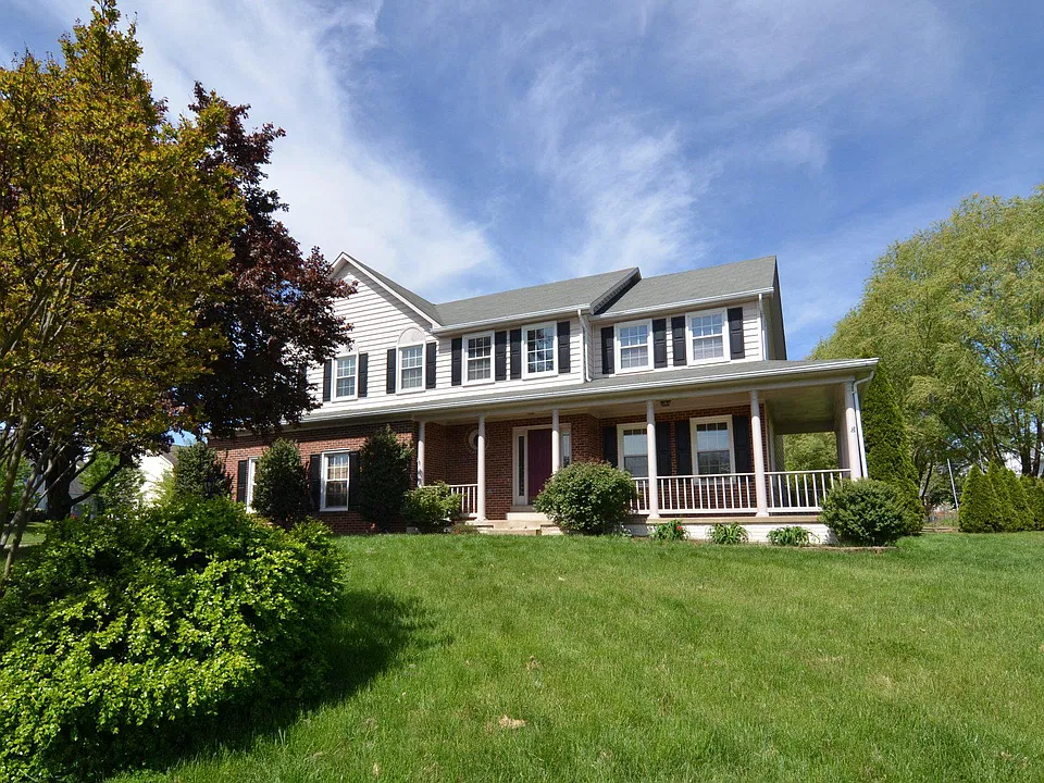 43493 Golden Meadow Cir