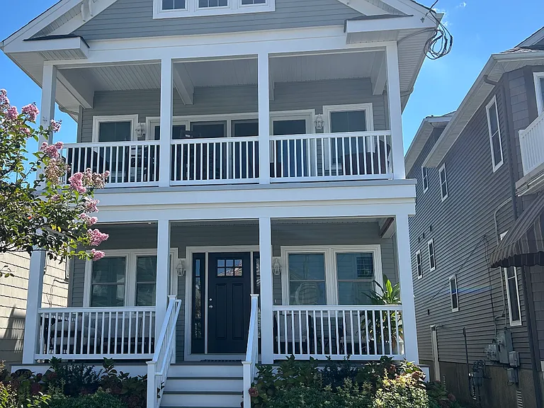 2443 Asbury Ave #TOP — Photo 1