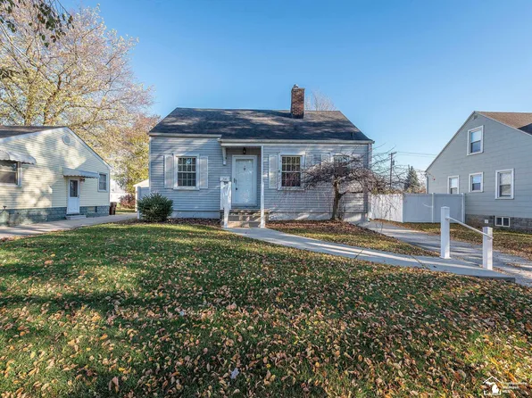 714 Bentley Dr, Monroe, MI 48162