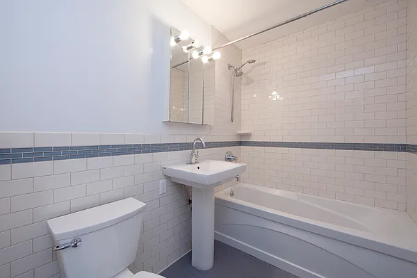 Rented by R New York | media 4