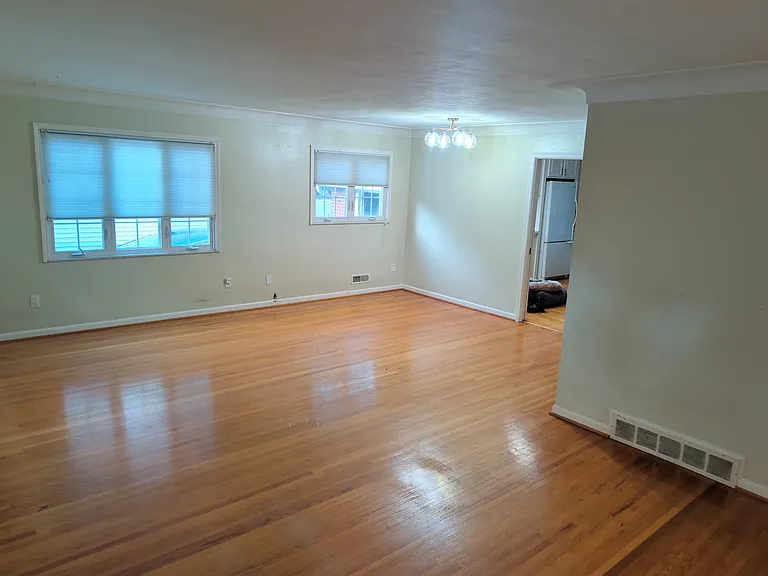 3310 Cheltenham Rd — Photo 2