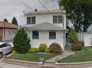323 N Rutherford Ave, Massapequa, NY 11758