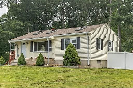 4th image of 15 Billerica Ave