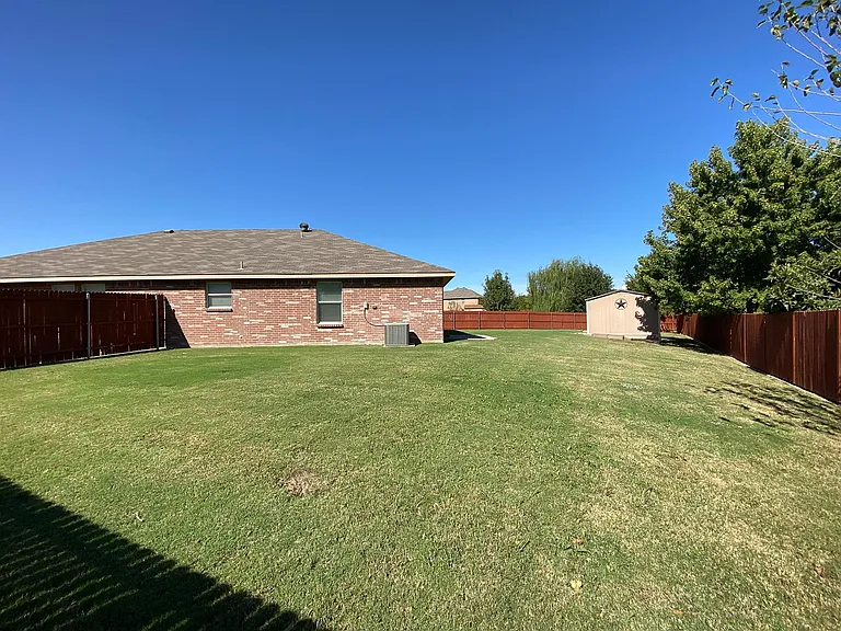 6940 Derbyshire Dr — Photo 21