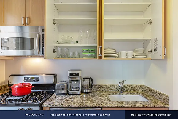 Rented by The Blueground | media 7