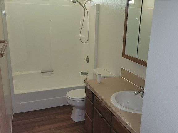 5th image of 5533 195th Avenue E