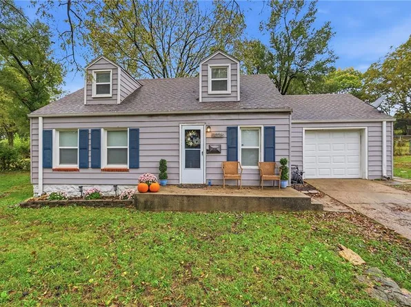 9028 McGee St, Kansas City, MO 64114