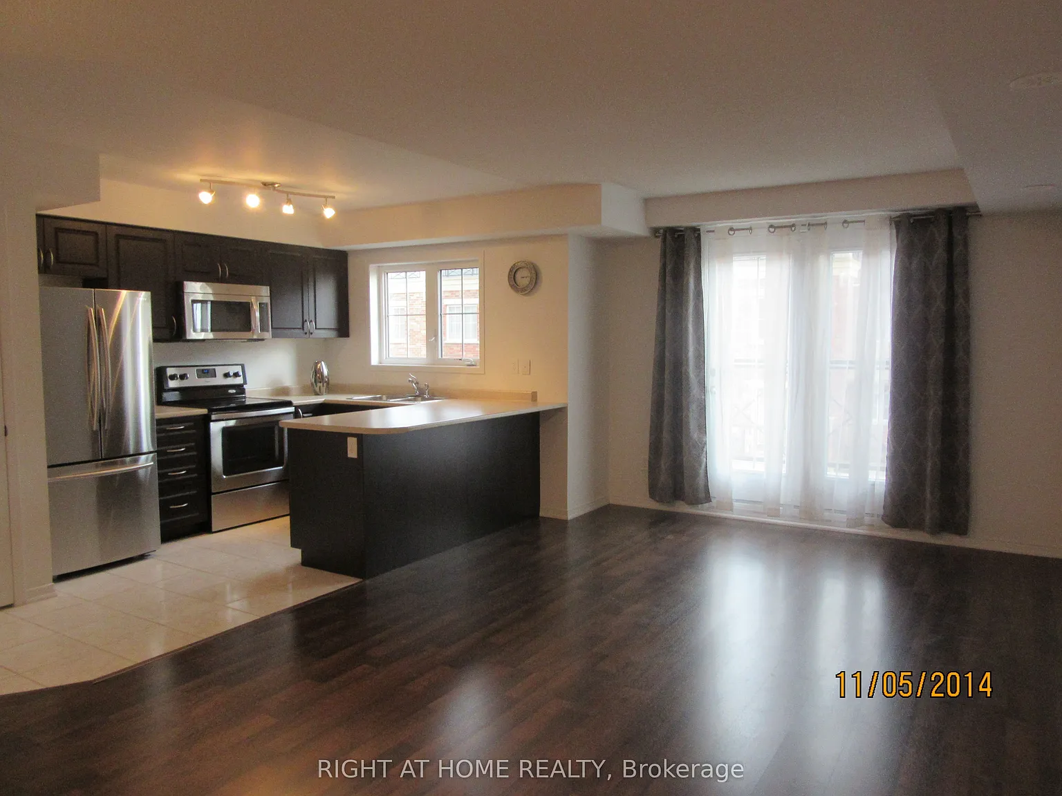 2 bed, $2,700 — Photo 2